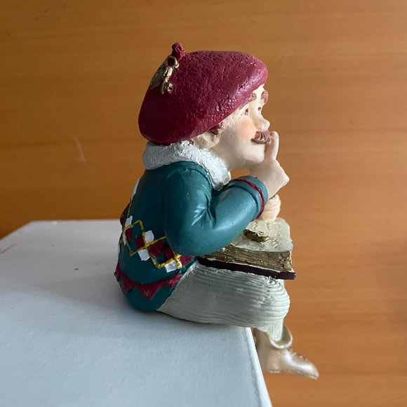 Male keeper of libraries - Picture 2 of 5